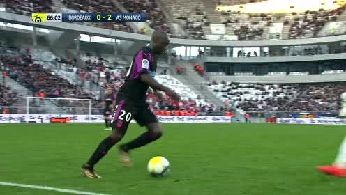 看着都疼！加纳国脚脚踝90度翻转，被日本击败，下轮战玻利维亚