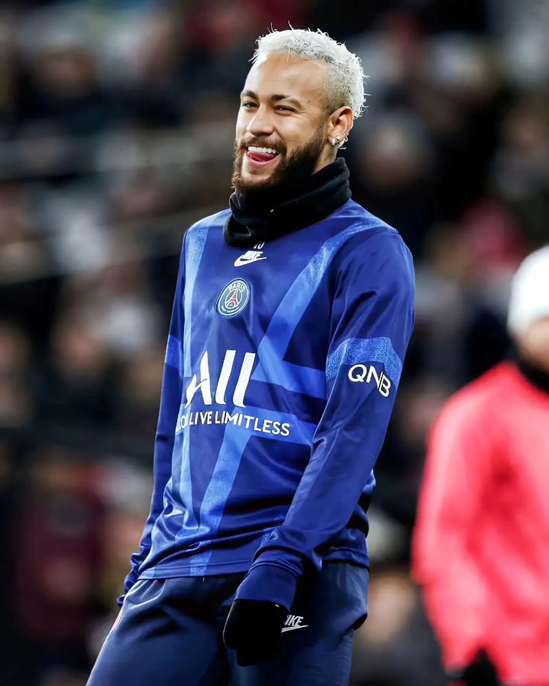 广东男篮33分大胜晋级八强，徐杰23+6胡明轩复出10+3，王洪泽9分